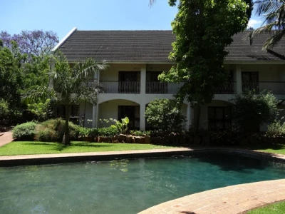 02 Pool.jpg